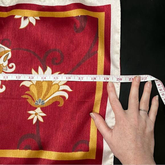 NEW Z Gallerie Silk Blend Floral Rectangular Placemats 20”x14” Set 4 Cranberry - Picture 15 of 16